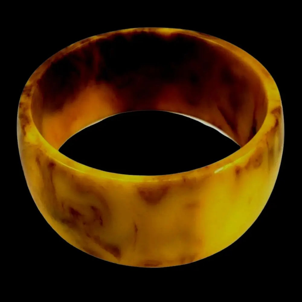 Bakelite Jewelry - Wide Marbled Mustard Bangle - GOVintage Jewelry and Collectibles