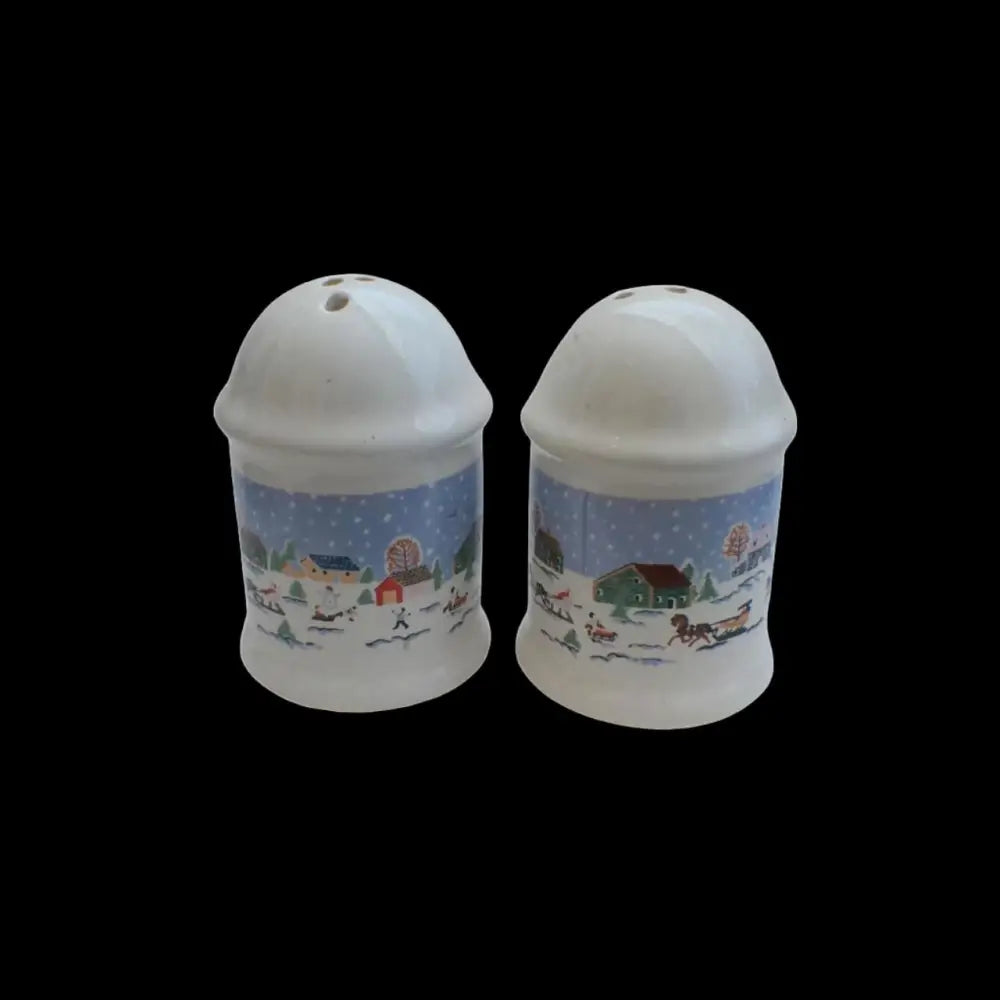 Vintage Salt and Pepper Shakers - Christmas Scene - GOVintage Jewelry and Collectibles