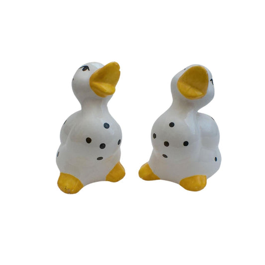 Vintage Salt and Pepper Shakers - White and Yellow Ducks - GOVintage Jewelry and Collectibles